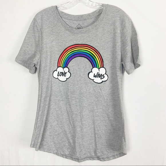 Well Worn Tops - Well worn | rainbow graphic tee